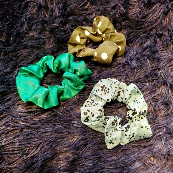 Scruchie Set - Picture 2 of 3